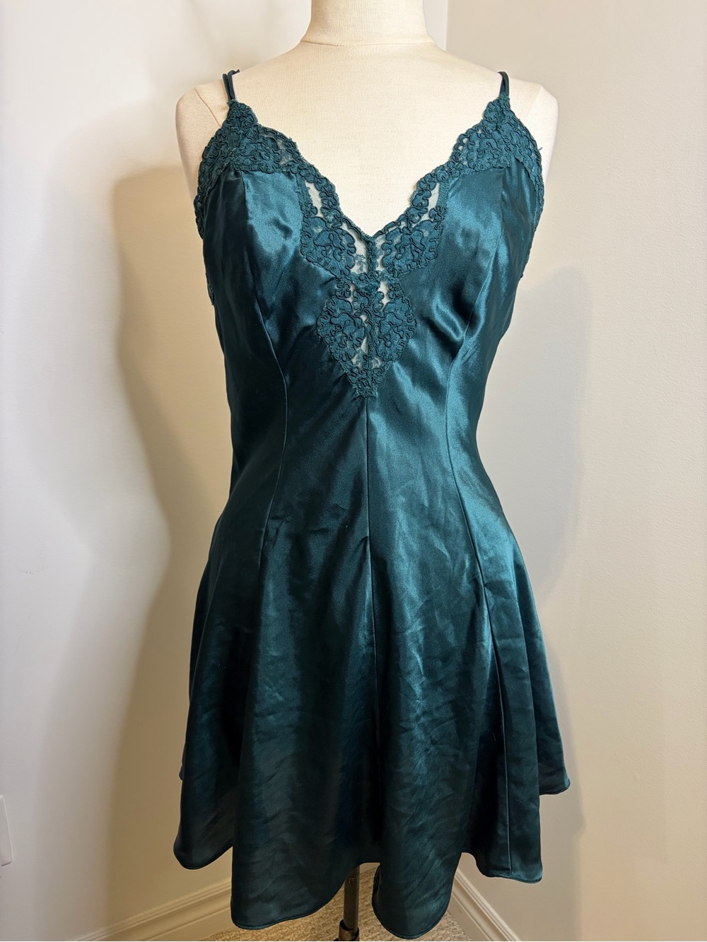 Vintage SILK & SATIN Dark Green Lace V-Neck Slip Dress Chemise SIZE LARGE